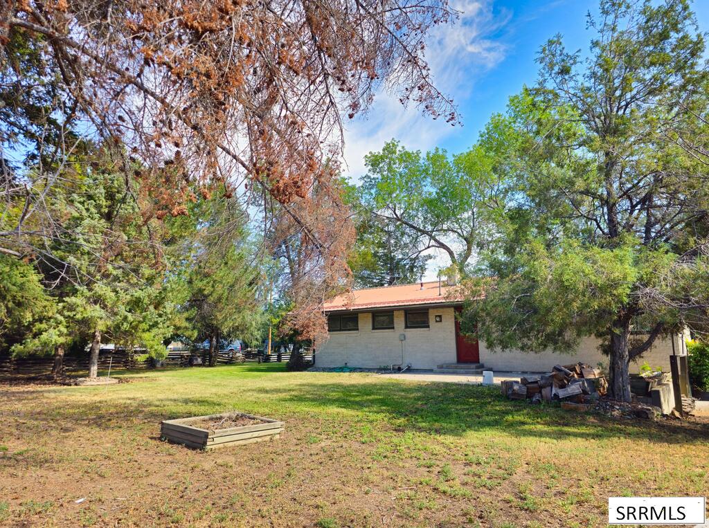506 Courthouse Drive Property Photo 6
