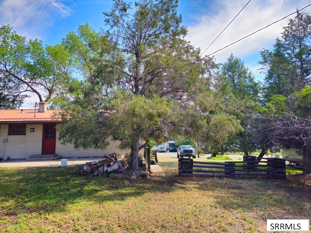 506 Courthouse Drive Property Photo 7