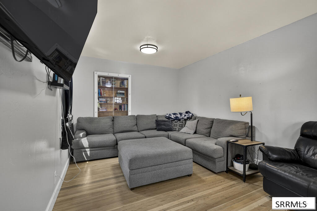 1270 Elmore Property Photo 7
