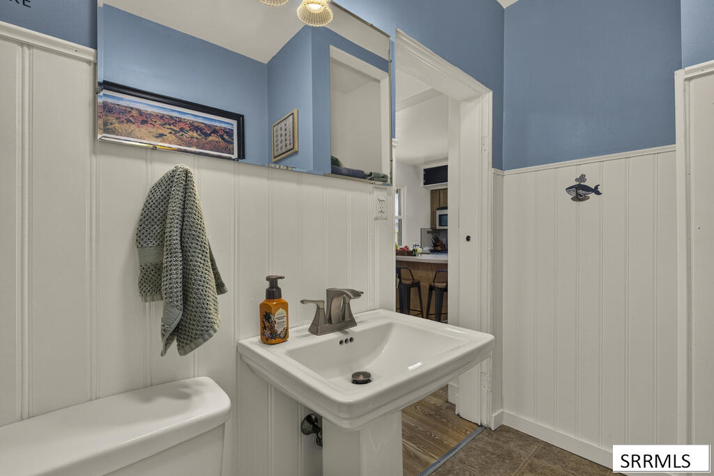 1270 Elmore Property Photo 23