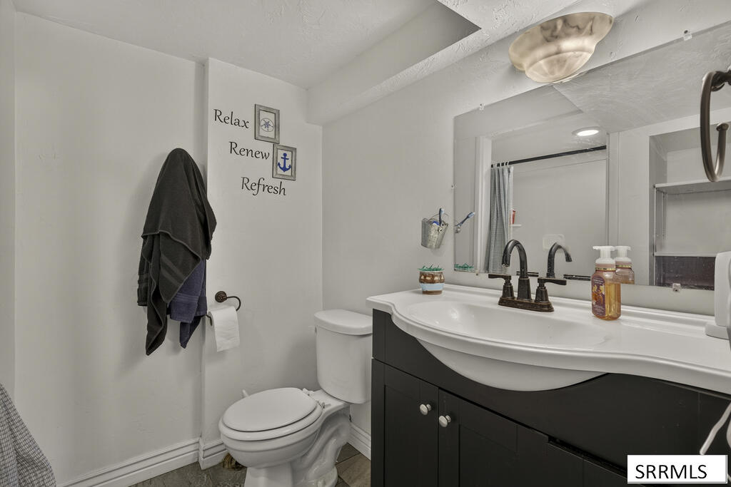 1270 Elmore Property Photo 38