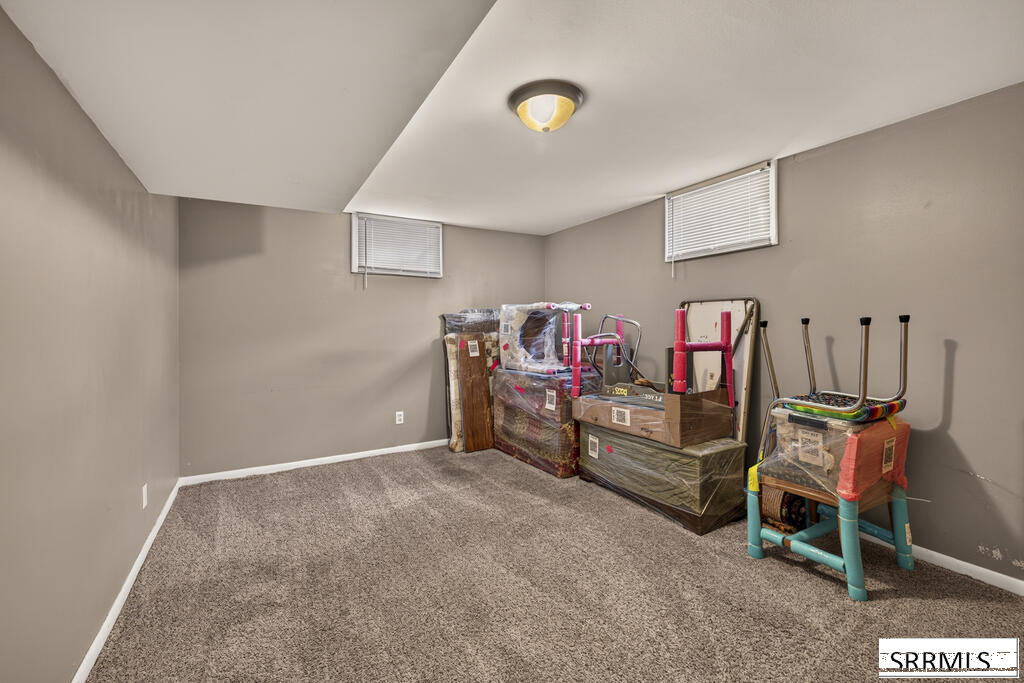 629 12th Avenue Property Photo 19