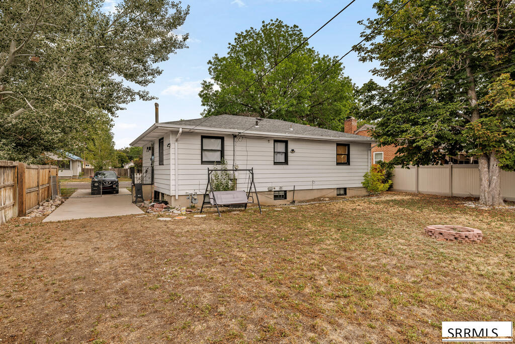 629 12th Avenue Property Photo 24