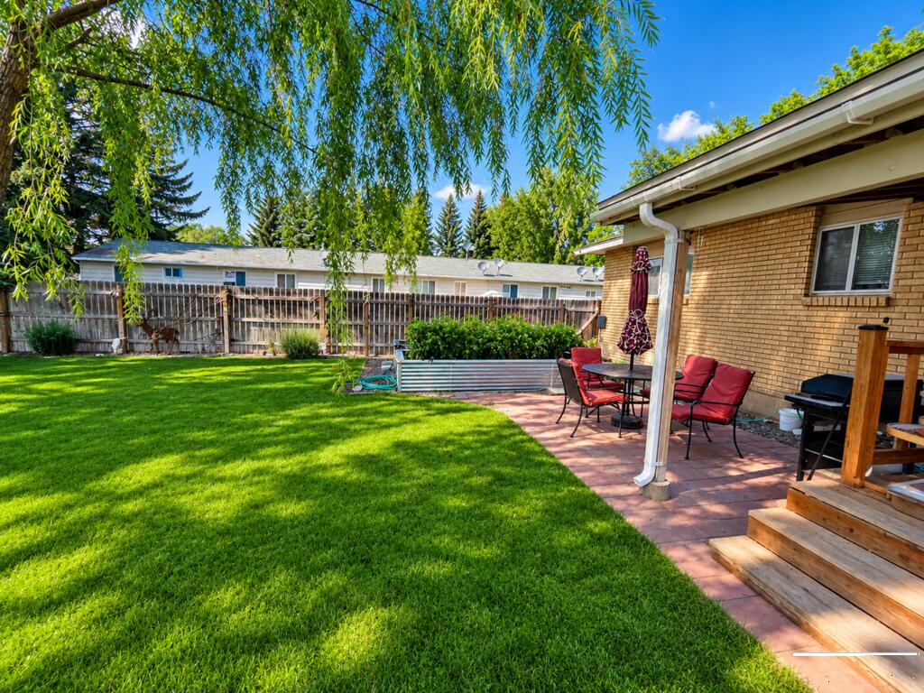 420 3rd W Property Photo 10