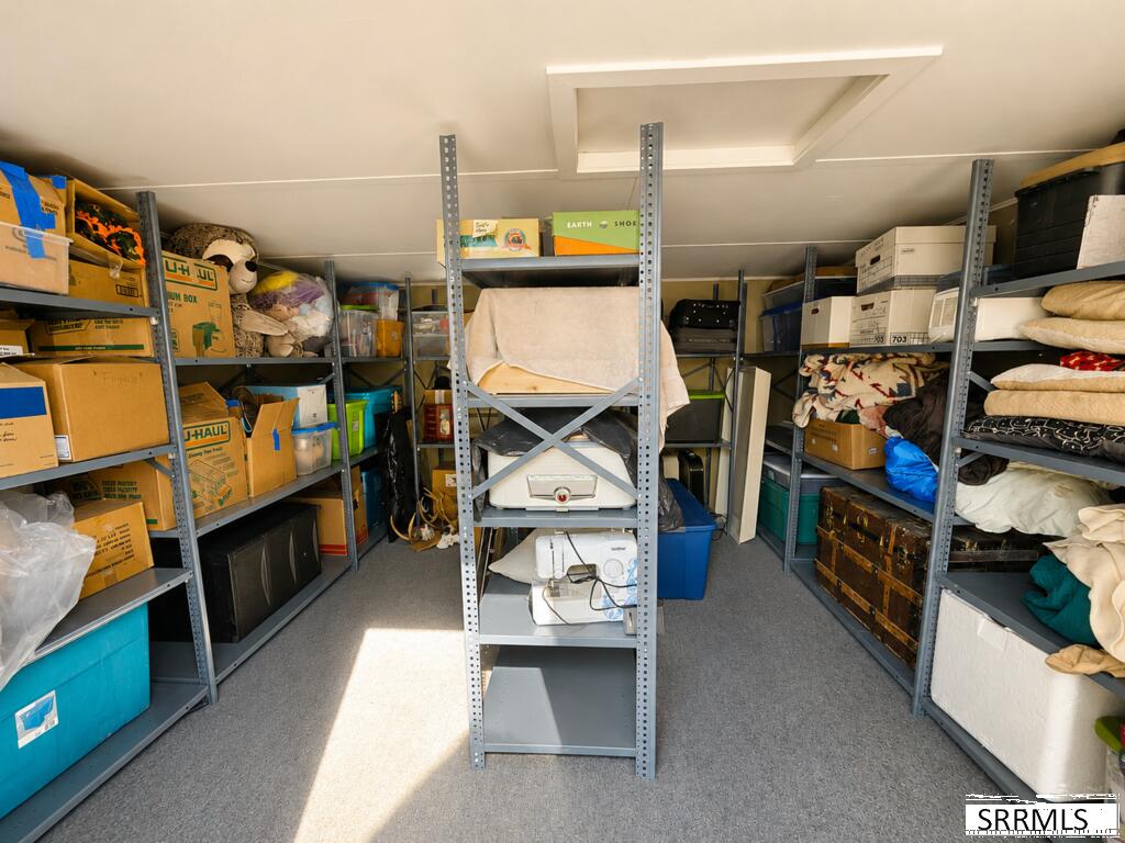 420 3rd W Property Photo 15