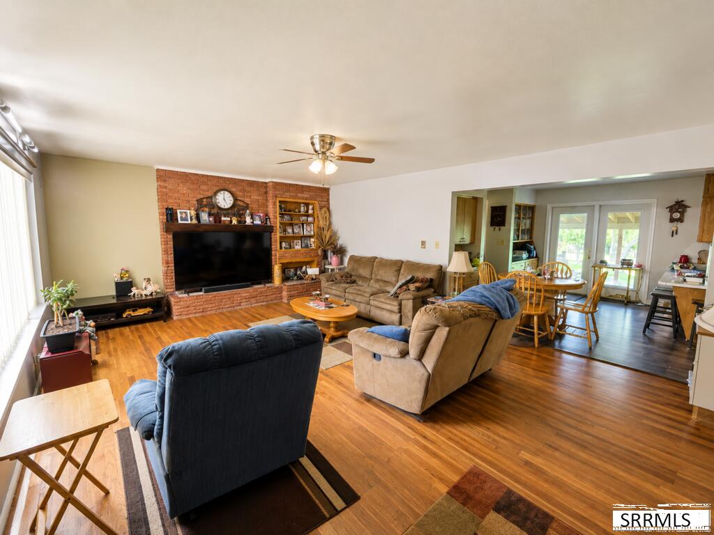 420 3rd W Property Photo 19