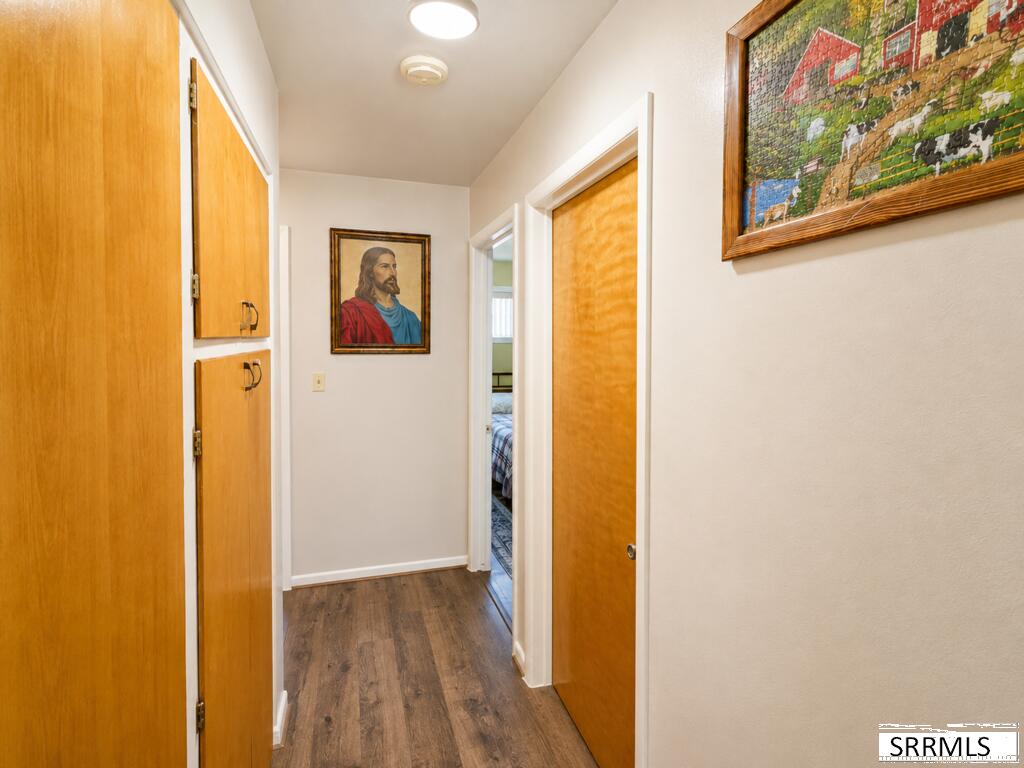 420 3rd W Property Photo 24