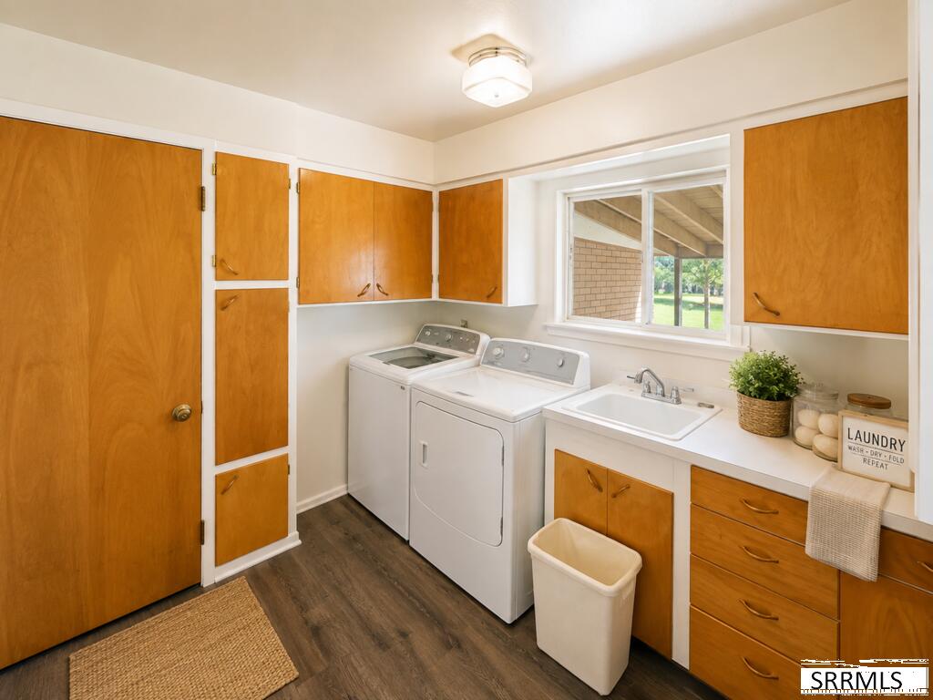 420 3rd W Property Photo 27