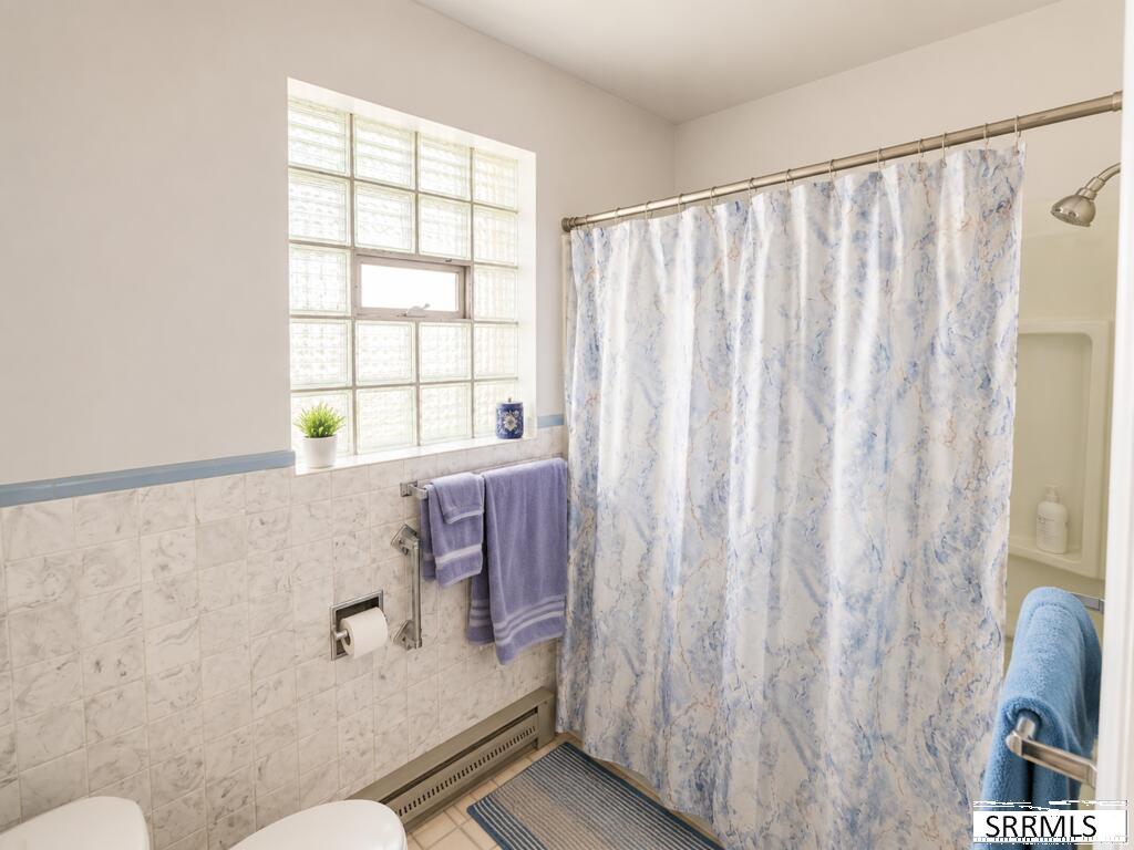420 3rd W Property Photo 28