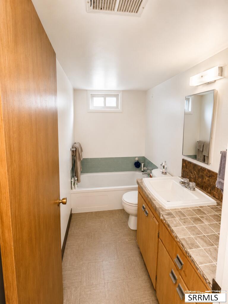 420 3rd W Property Photo 35