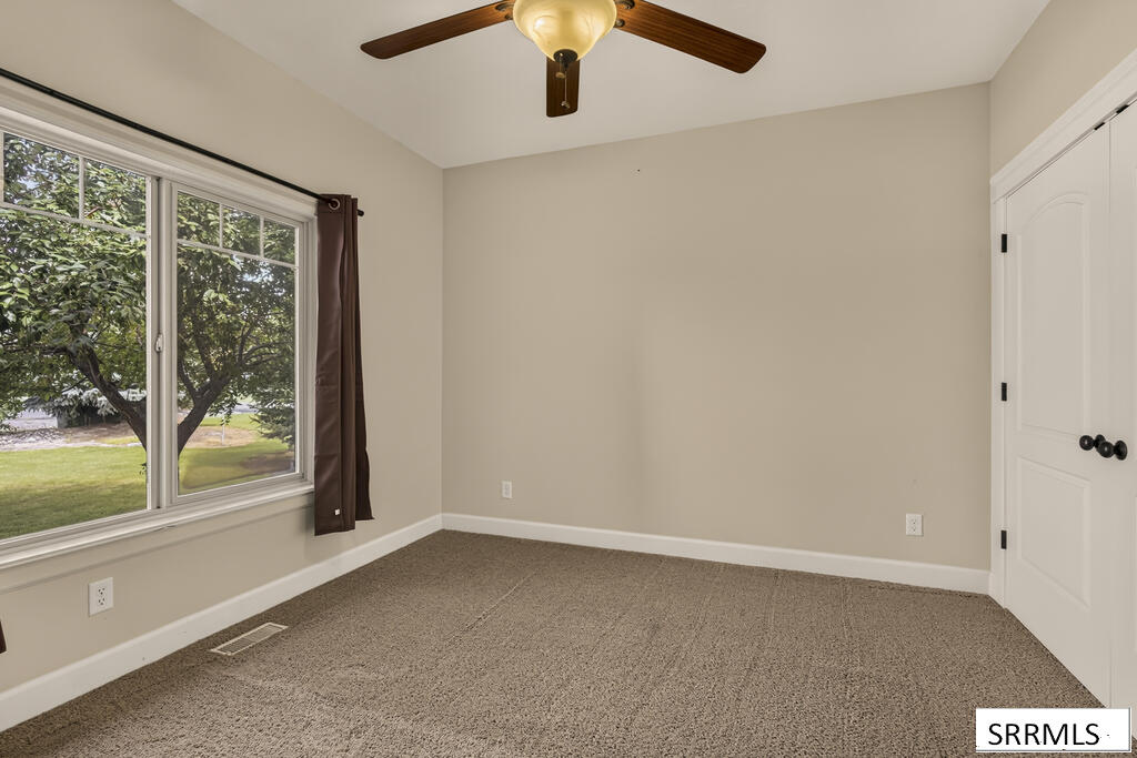 183 W 265 N Property Photo 25