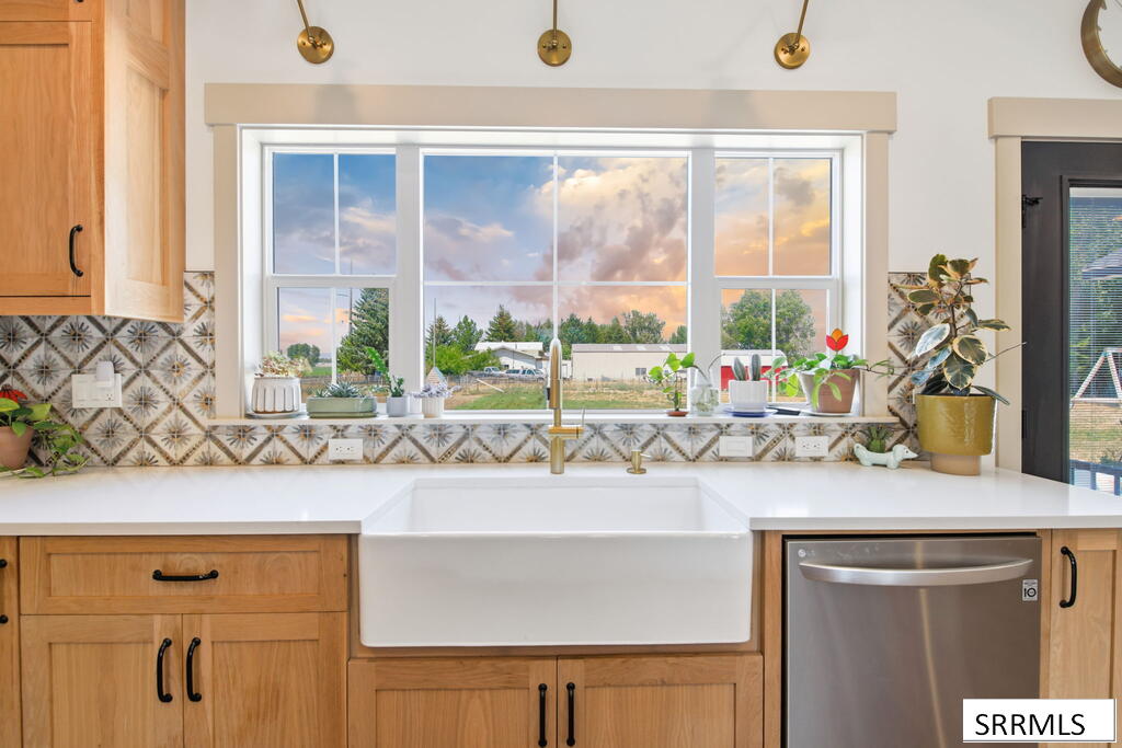 3953 E 460 N Property Photo 19