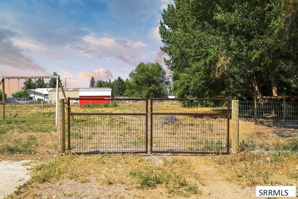 3953 E 460 N Property Photo 51
