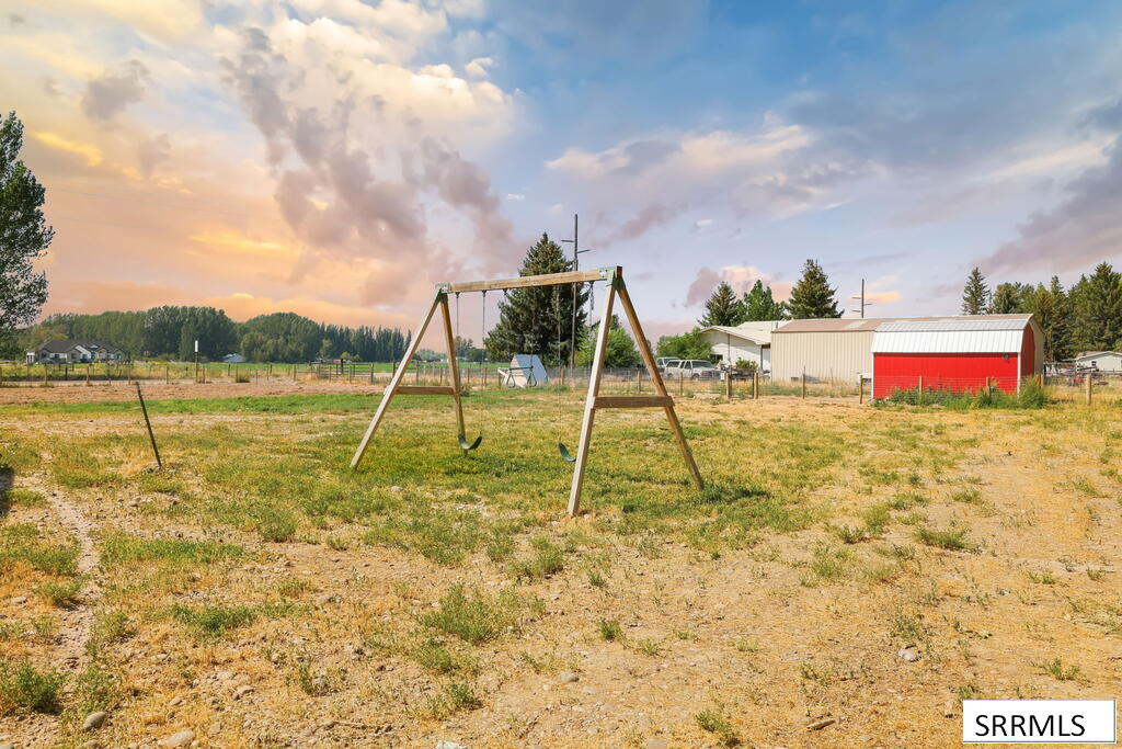3953 E 460 N Property Photo 52