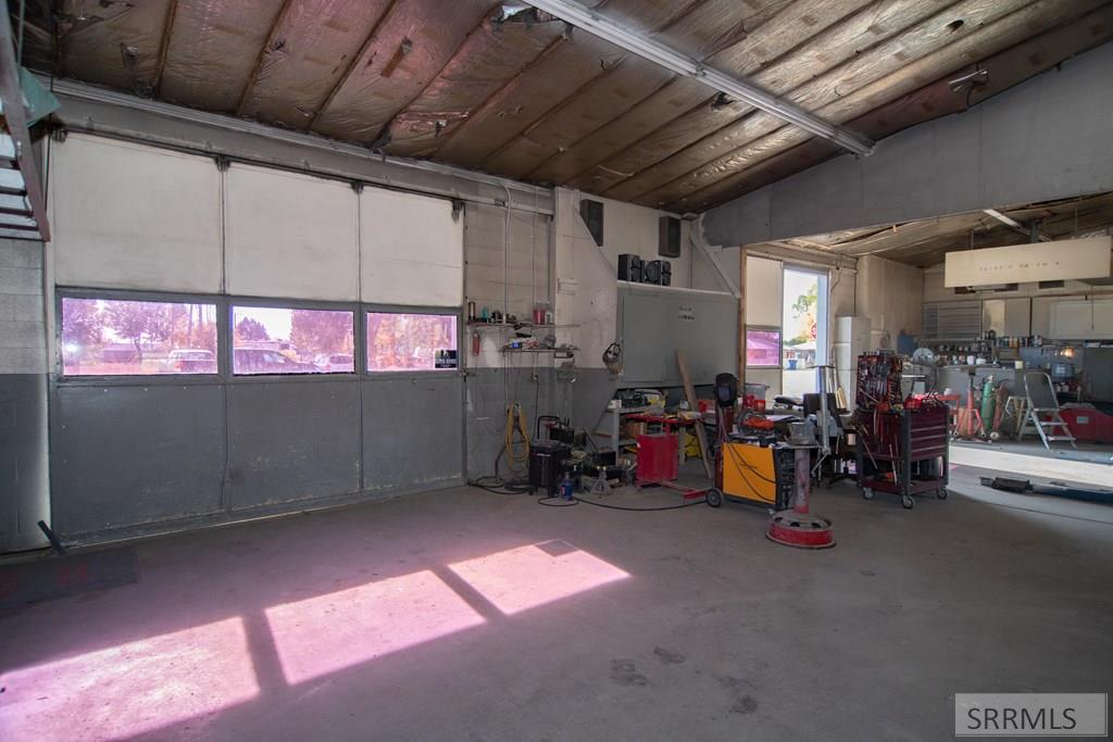 190 W Arco Avenue Property Photo 2