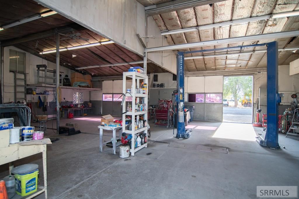 190 W Arco Avenue Property Photo 3