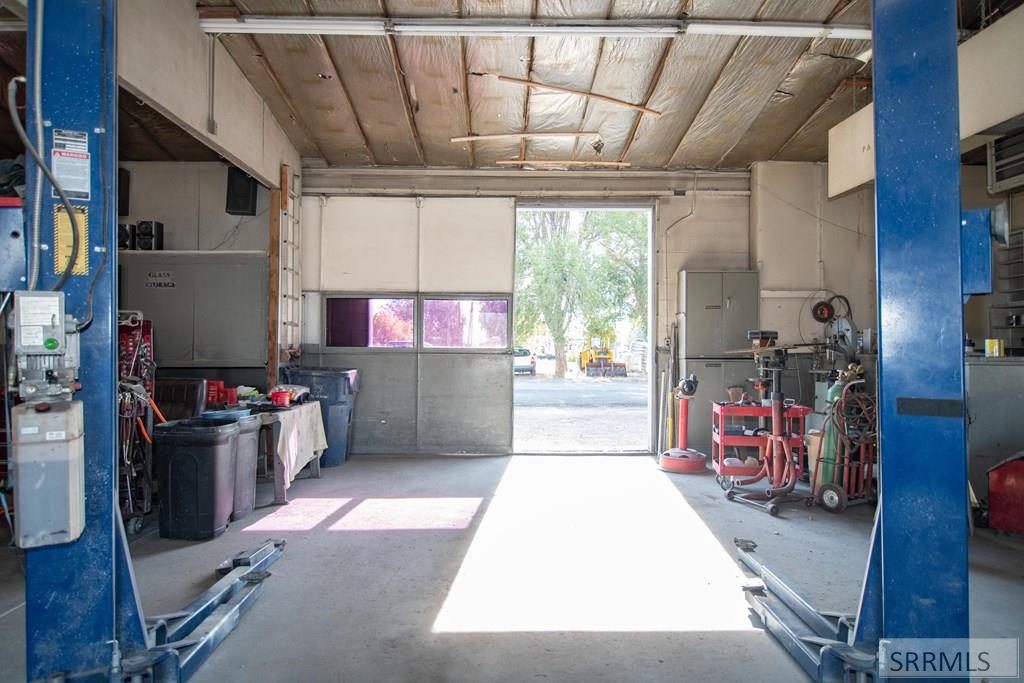 190 W Arco Avenue Property Photo 4