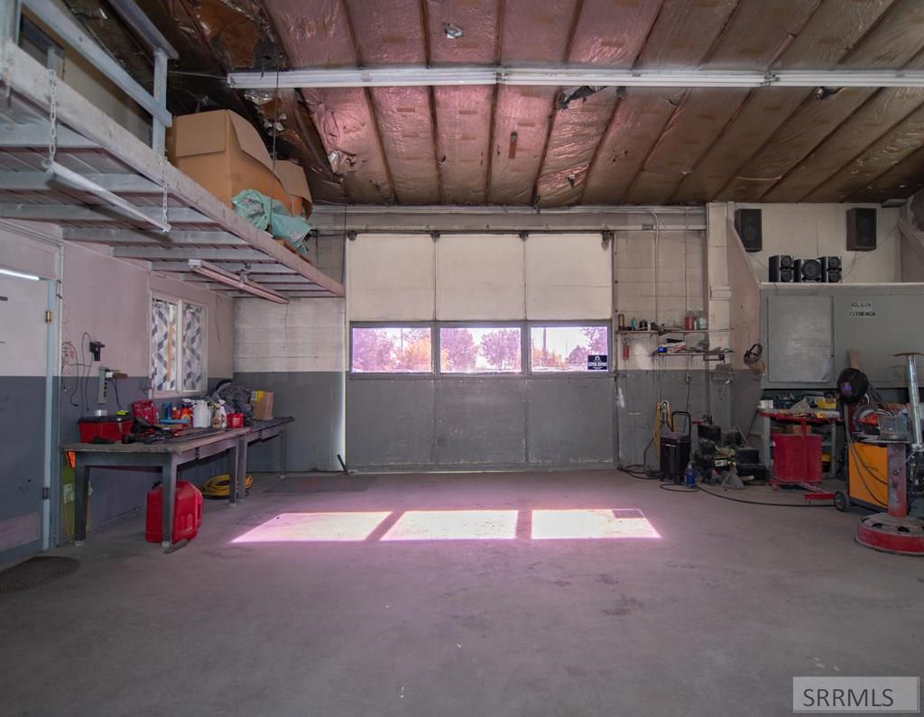 190 W Arco Avenue Property Photo 8