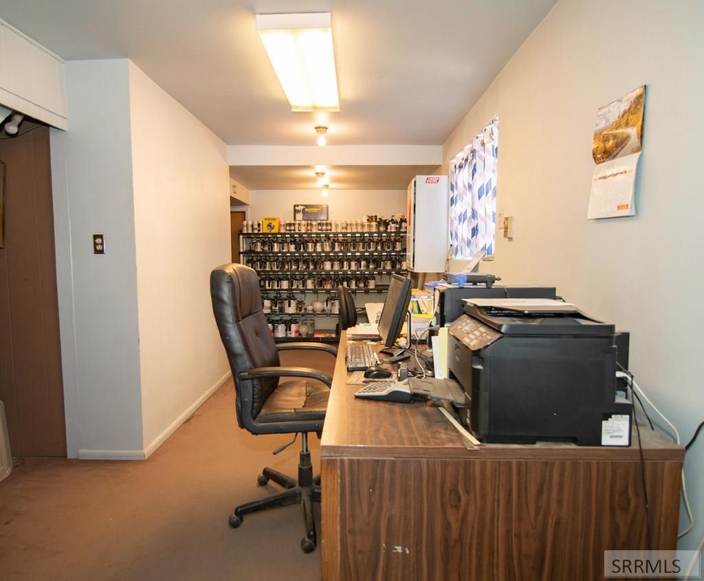 190 W Arco Avenue Property Photo 12