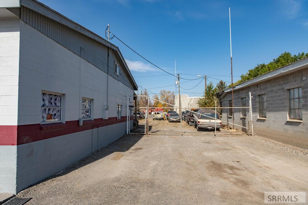 190 W Arco Avenue Property Photo 14