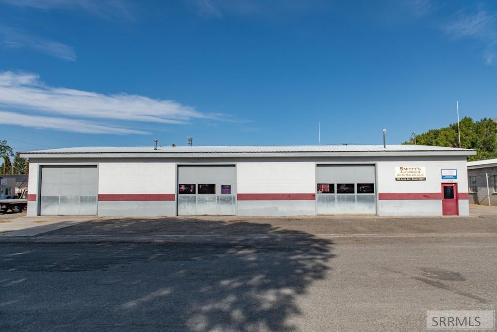 190 W Arco Avenue Property Photo 17