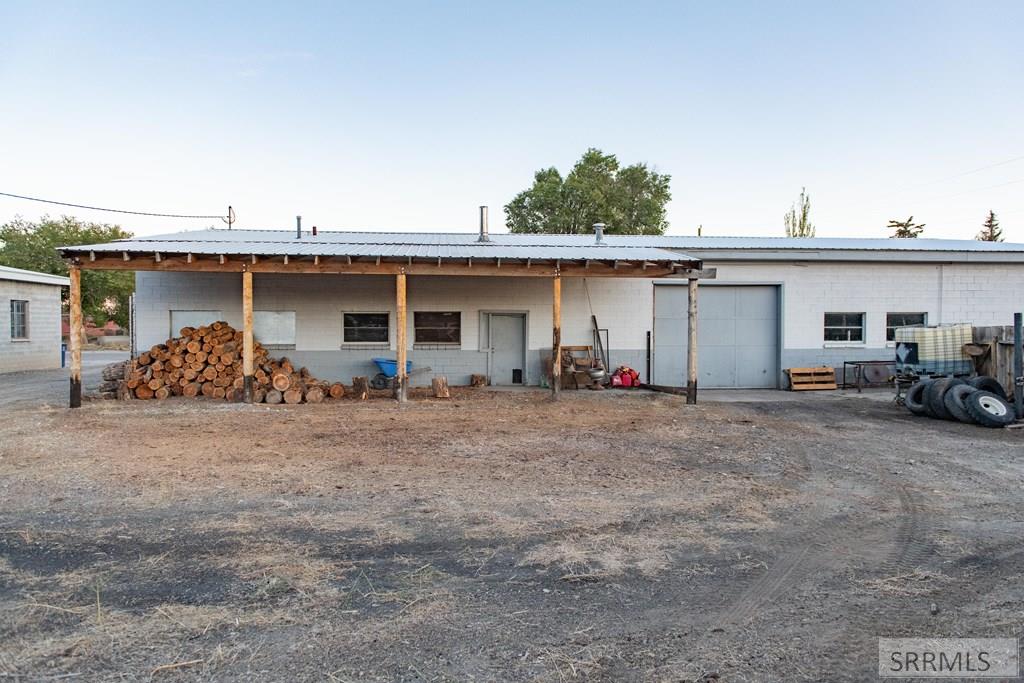 190 W Arco Avenue Property Photo 18
