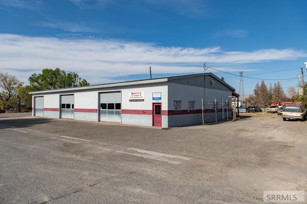 190 W Arco Avenue Property Photo 22