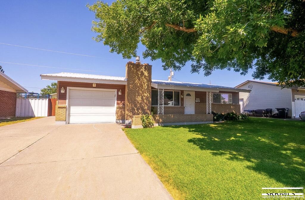 825 Sykes Drive Property Photo 4