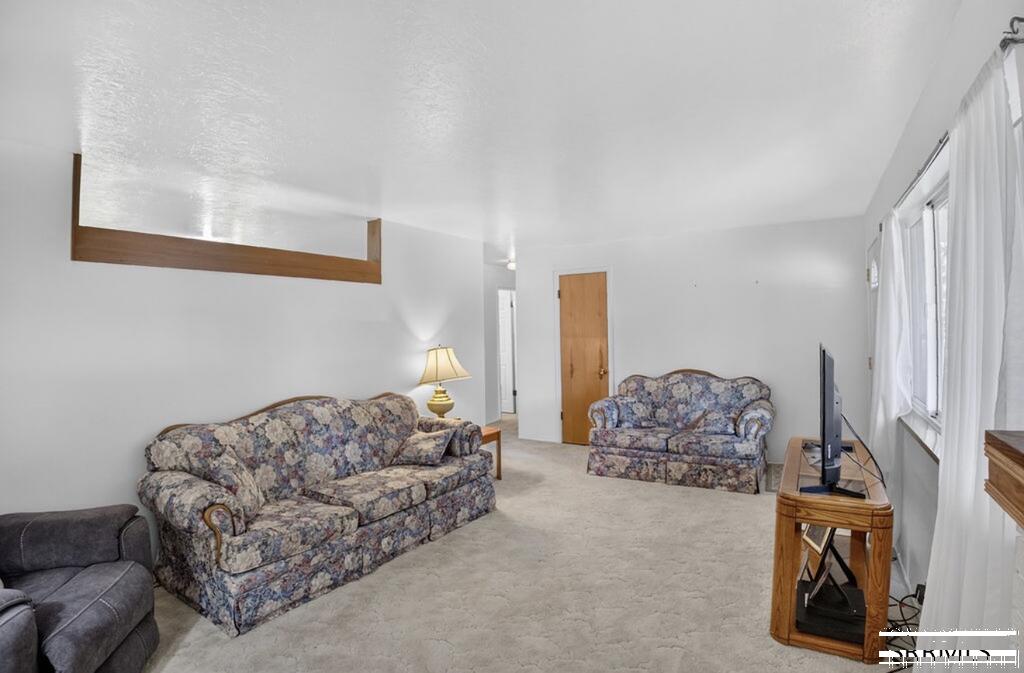 825 Sykes Drive Property Photo 8