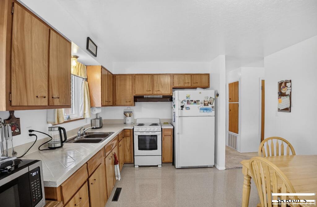 825 Sykes Drive Property Photo 11