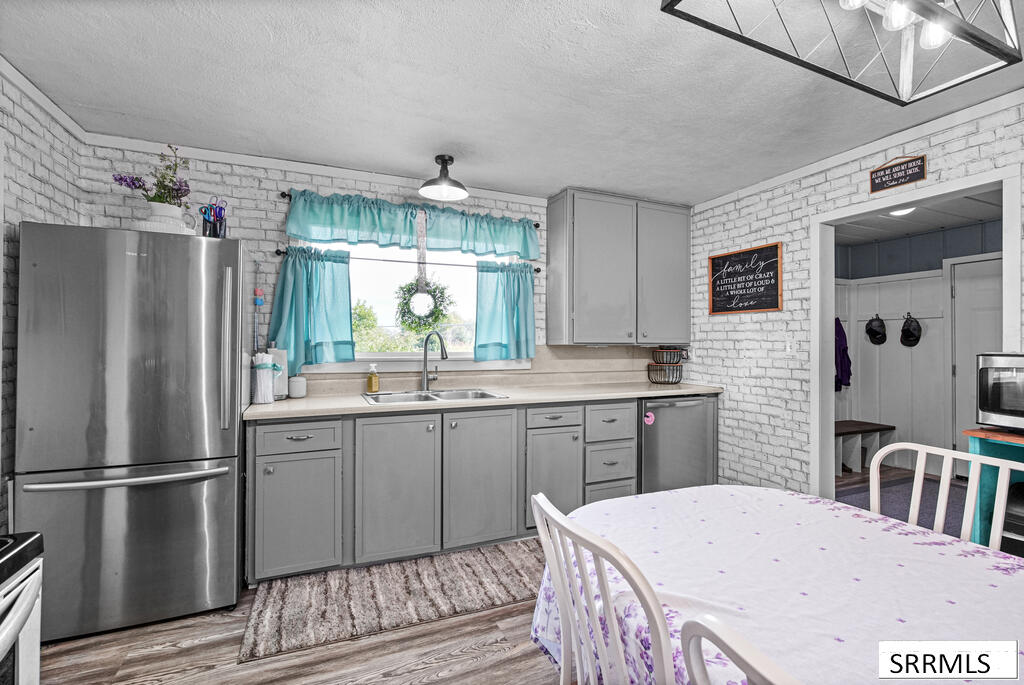 970 N 1000 E Property Photo 6