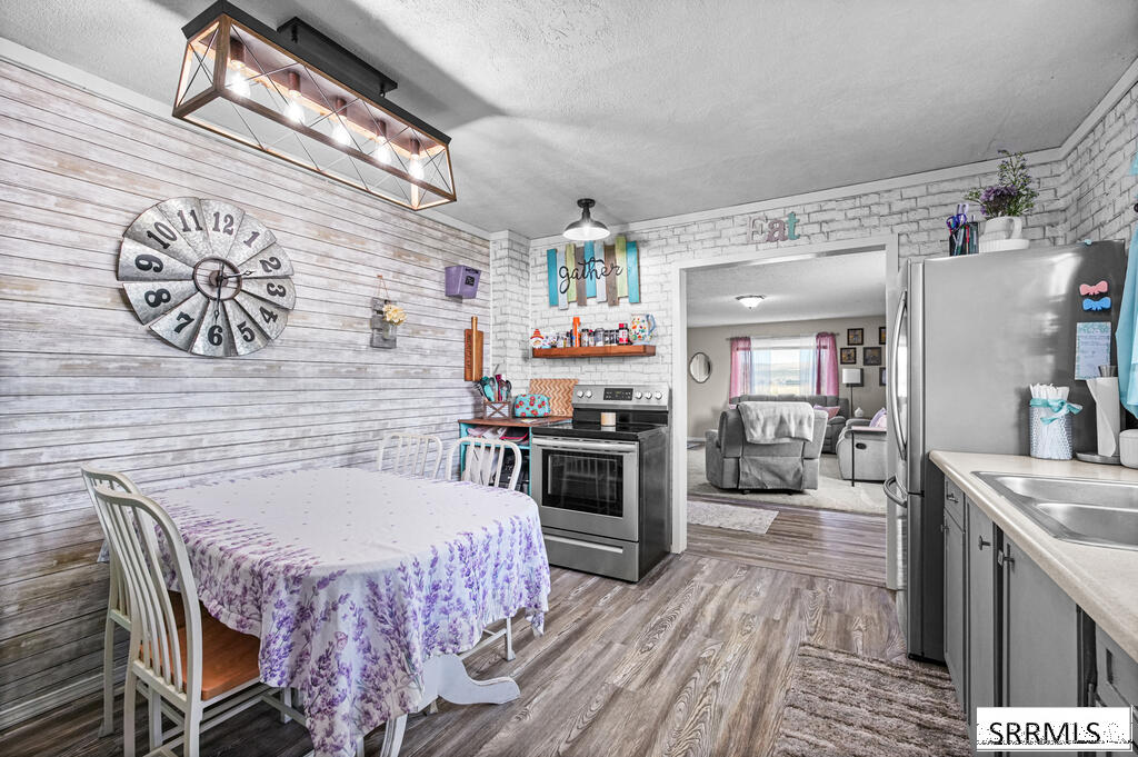970 N 1000 E Property Photo 7