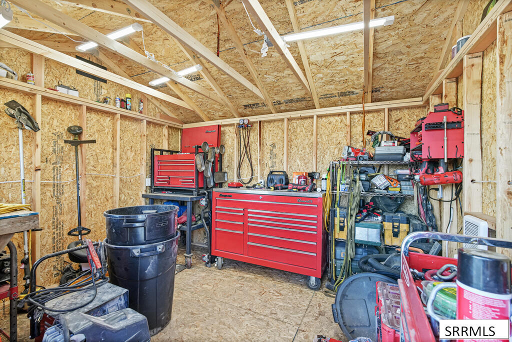 970 N 1000 E Property Photo 29