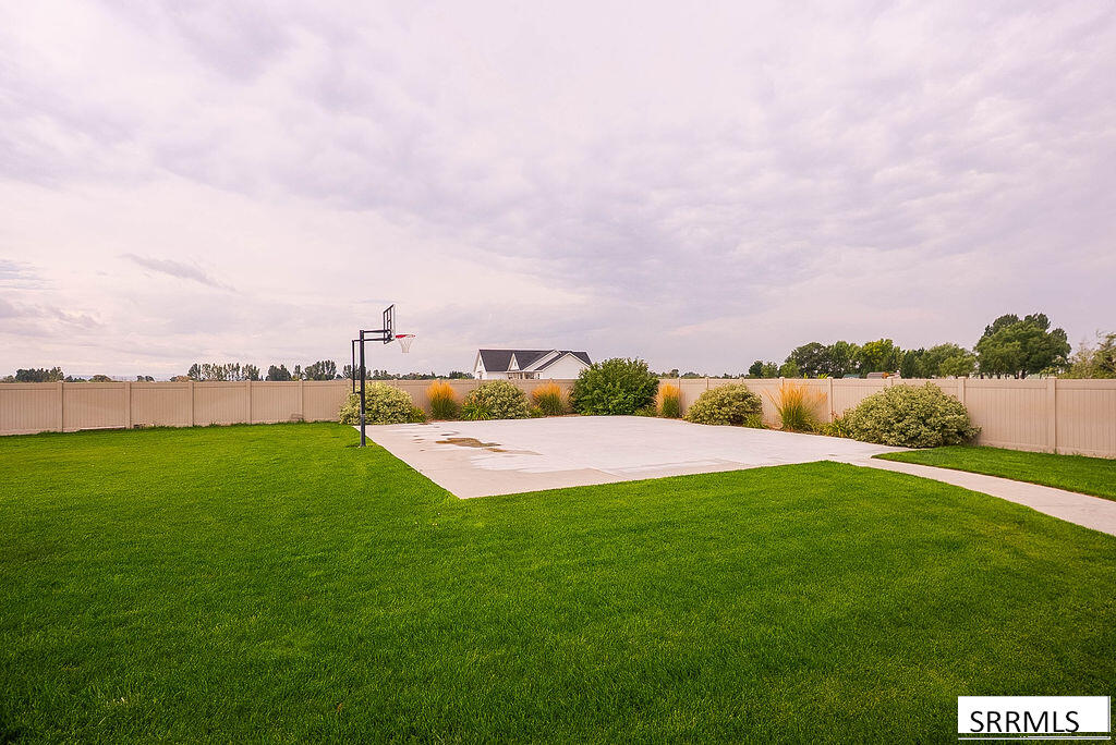 284 N 465 W Property Photo 65