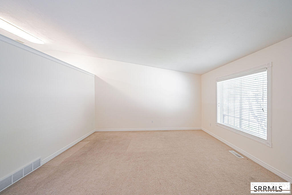 2086 12th Street Circle Property Photo 5