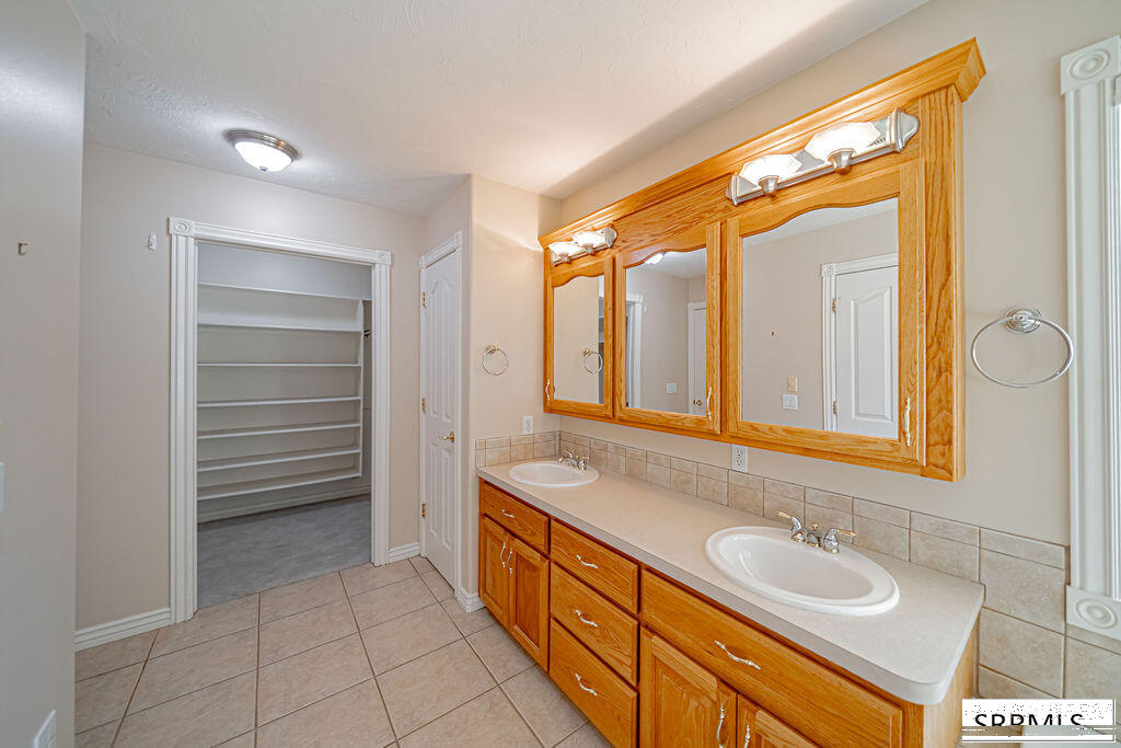 2086 12th Street Circle Property Photo 19