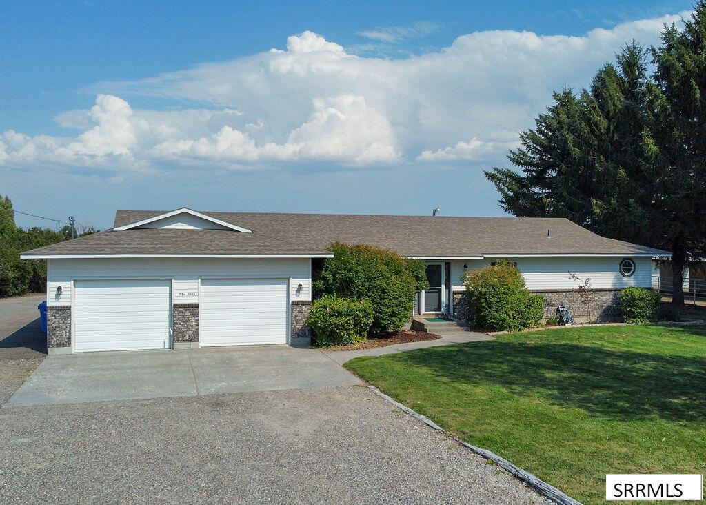 73 N 100 W Property Photo 1
