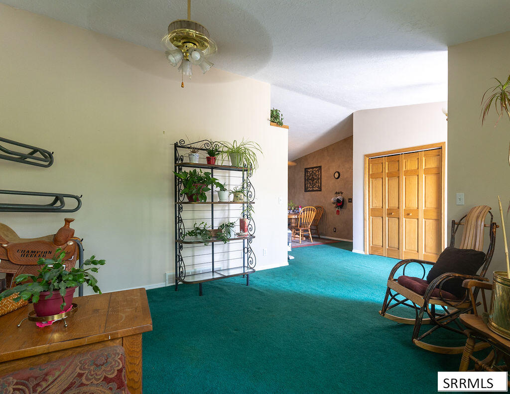 73 N 100 W Property Photo 5