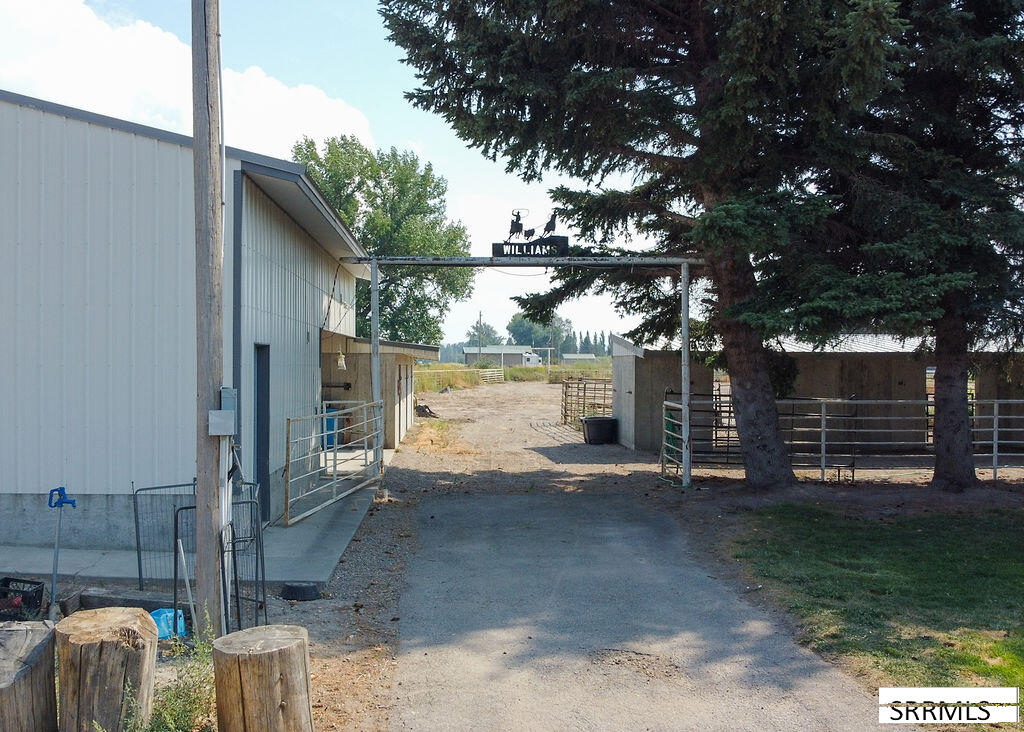 73 N 100 W Property Photo 46