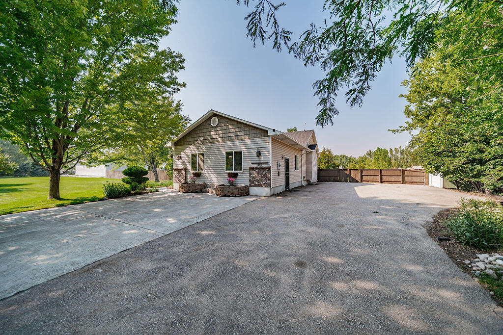 4055 E 356 N Property Photo 2