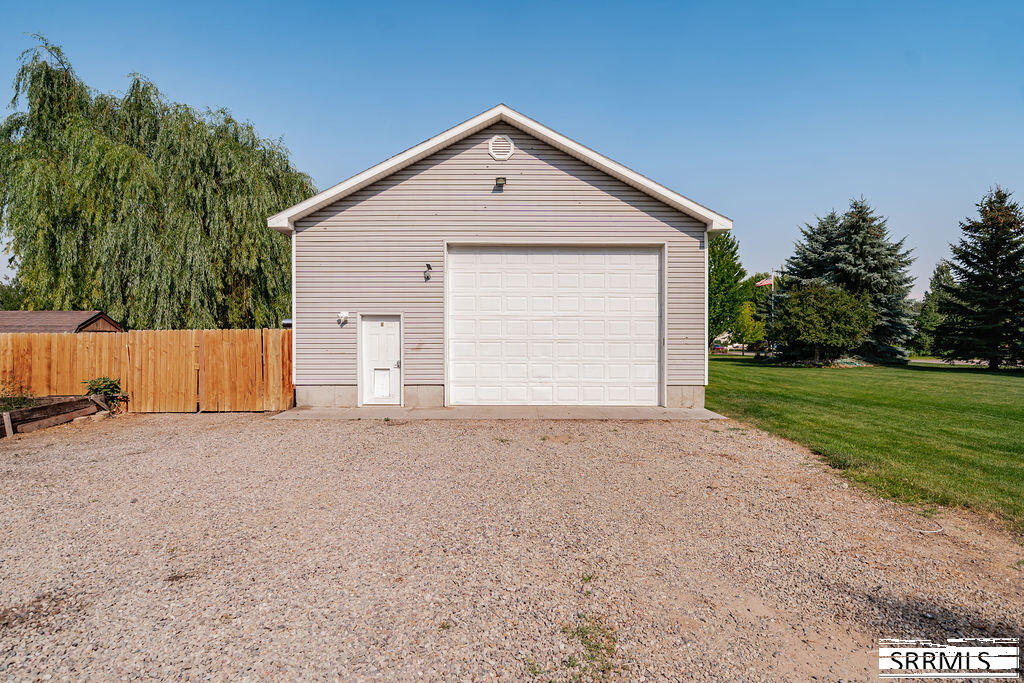4055 E 356 N Property Photo 52
