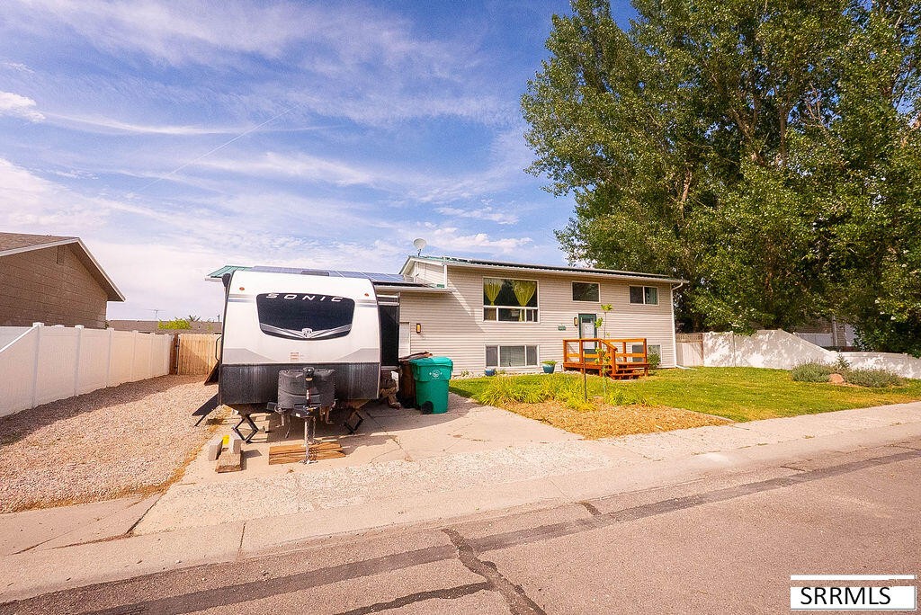 758 Callie Property Photo 2
