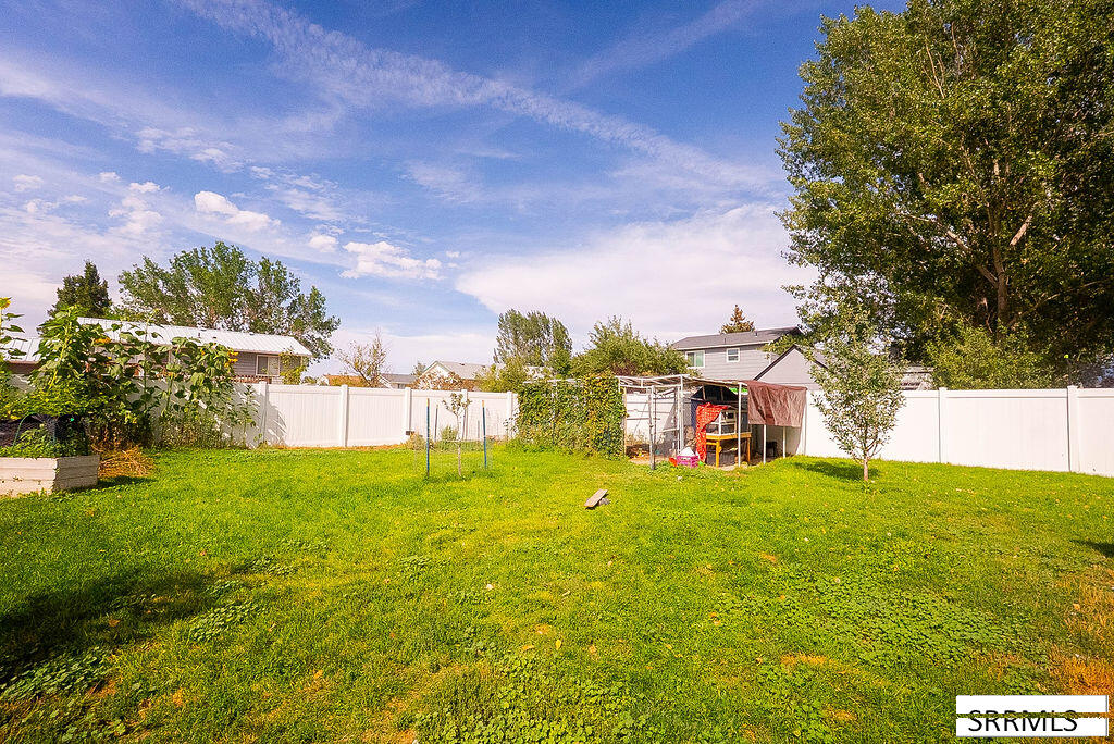 758 Callie Property Photo 33