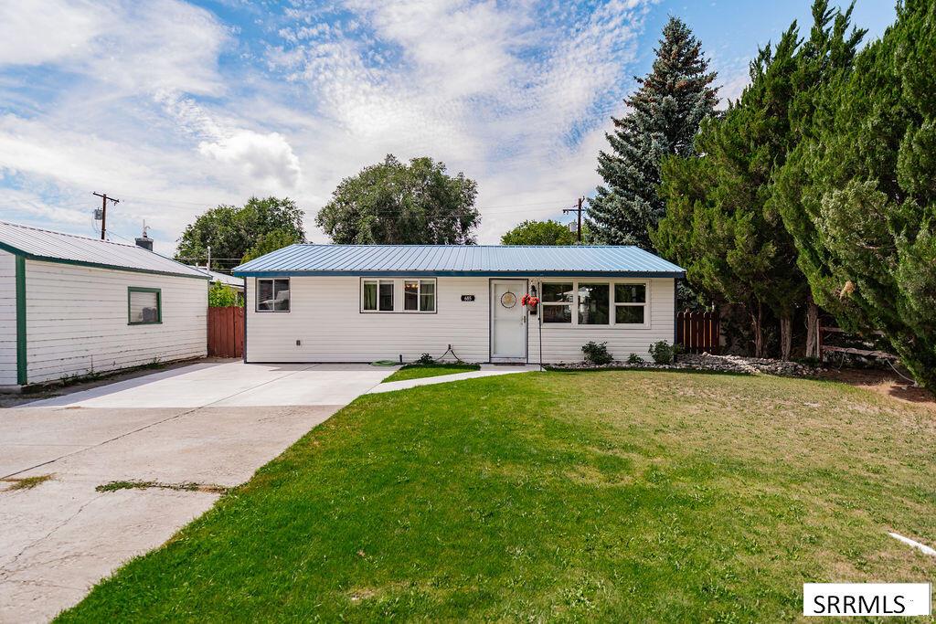 685 James Place Property Photo 1