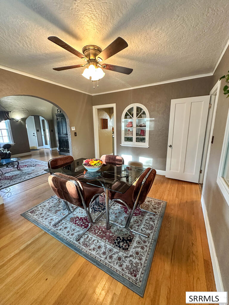 210 E 13th Street Property Photo 6
