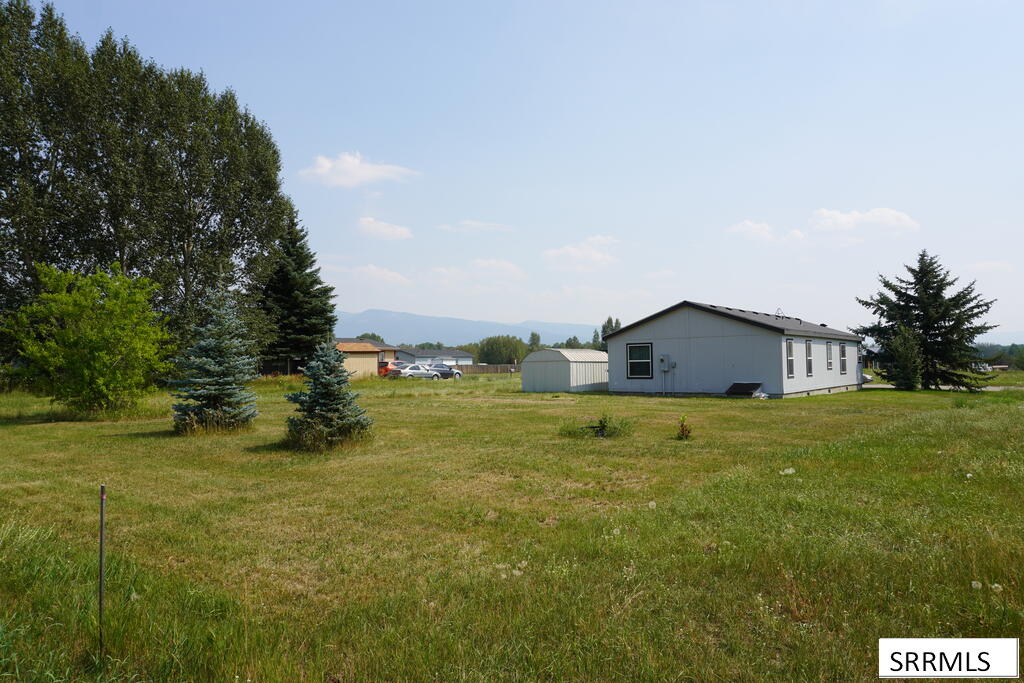 205 E Opal Avenue Property Photo 8