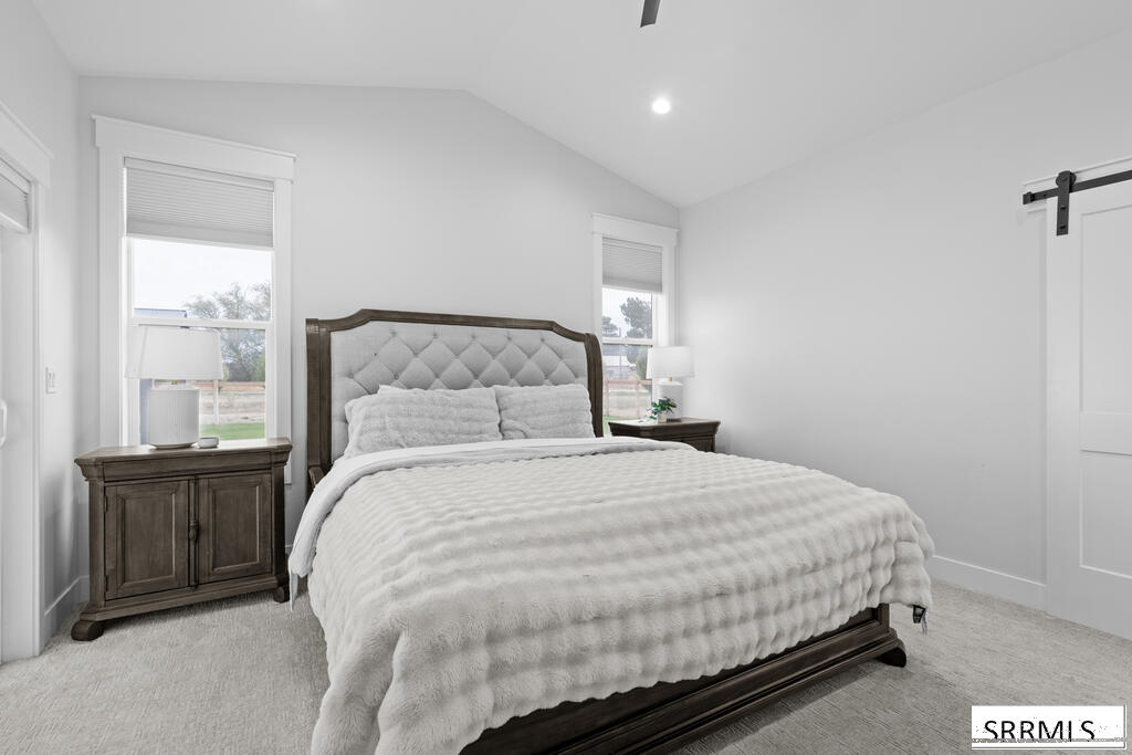 954 E 1100 N Property Photo 32