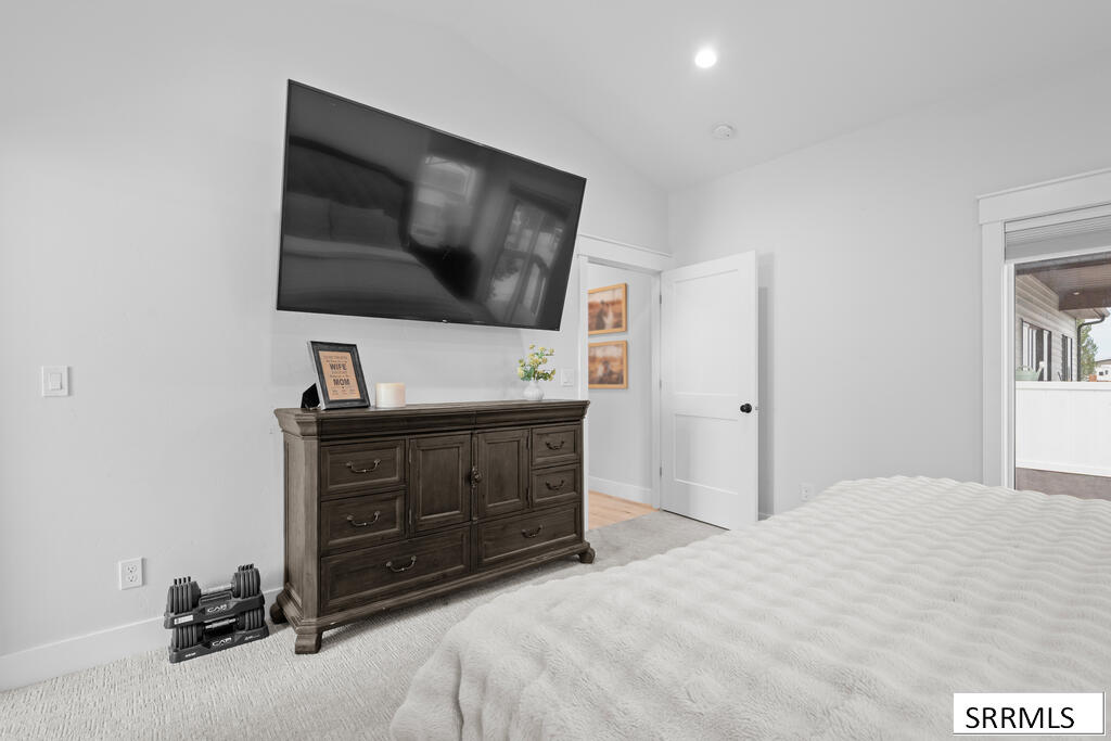 954 E 1100 N Property Photo 33
