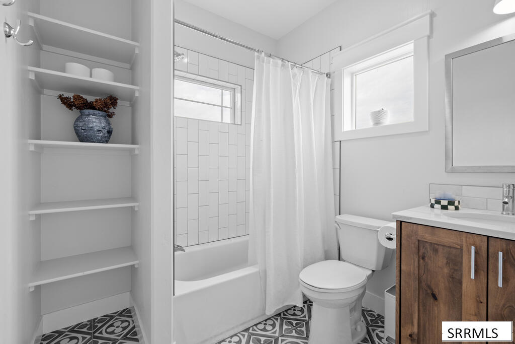 954 E 1100 N Property Photo 51