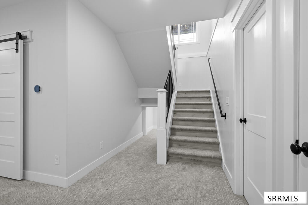 954 E 1100 N Property Photo 53